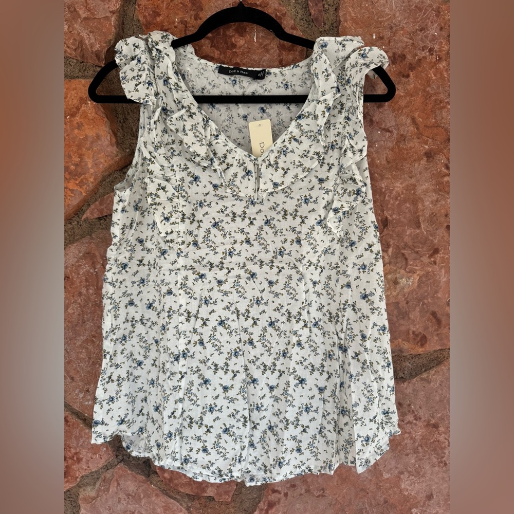 DO+BE White Floral Ruffle-Sleeve Women's Tank Top